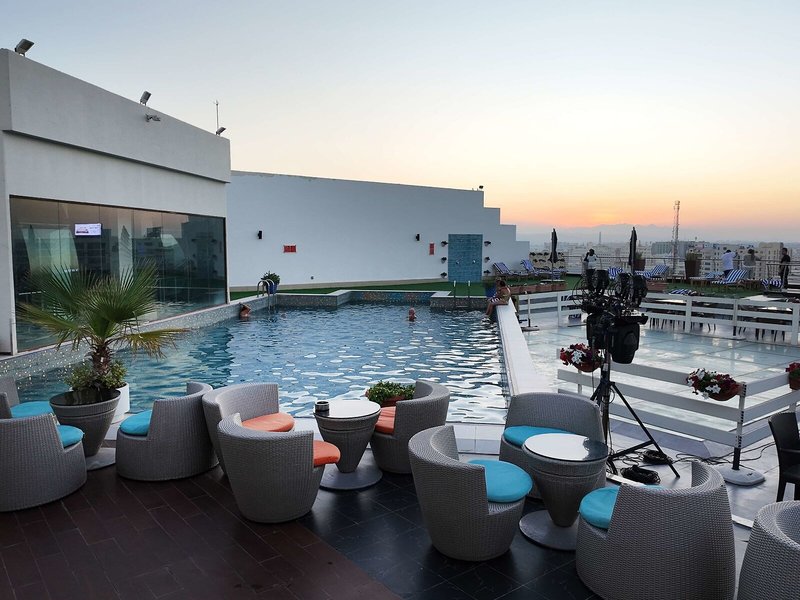 Golden Tulip Muscat 9