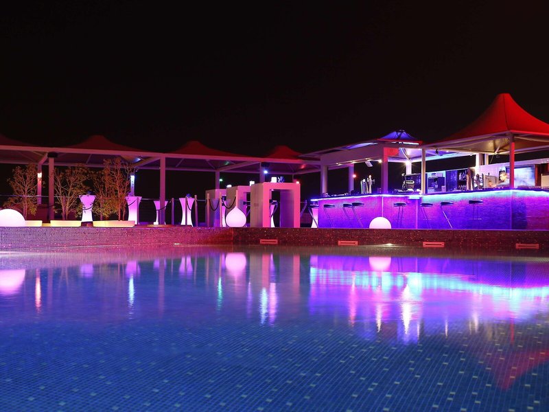 Golden Tulip Muscat 10