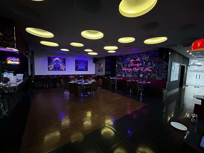 Golden Tulip Muscat 22