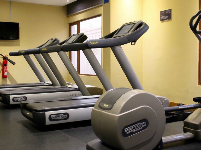 Golden Tulip Muscat 24