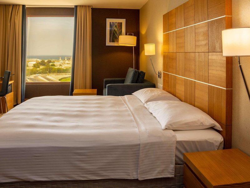 Golden Tulip Muscat 34