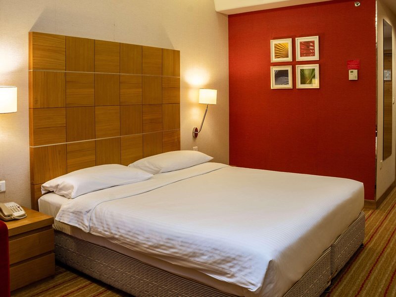 Golden Tulip Muscat 36