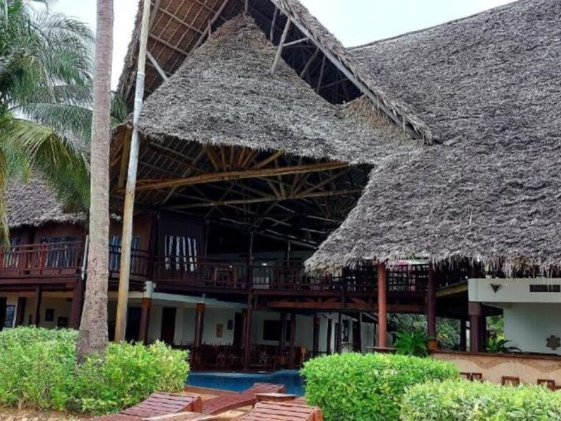 Kena Beach Hotel  1