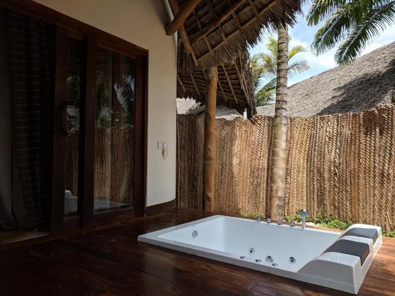 Kena Beach Hotel  16