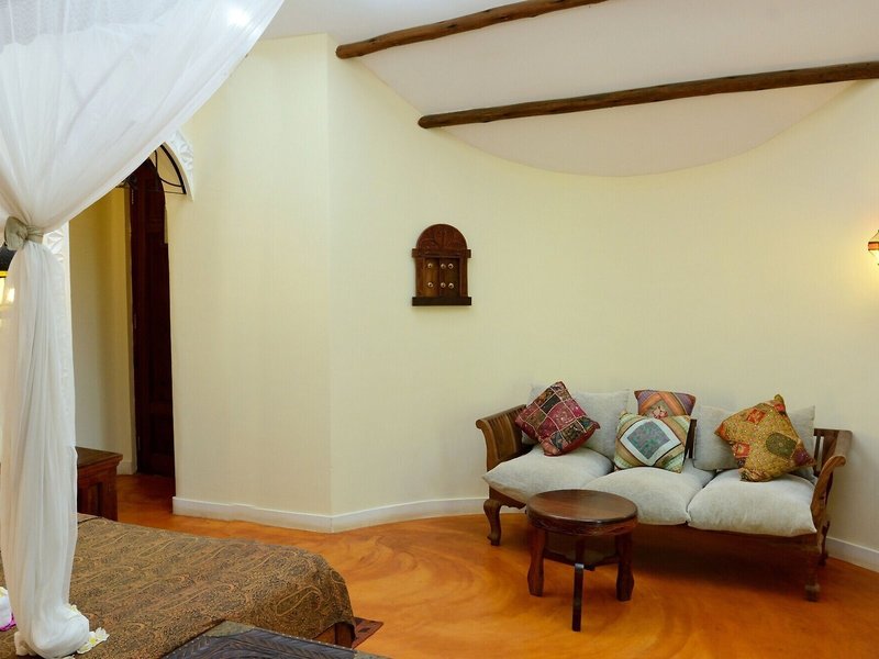 Kena Beach Hotel  34