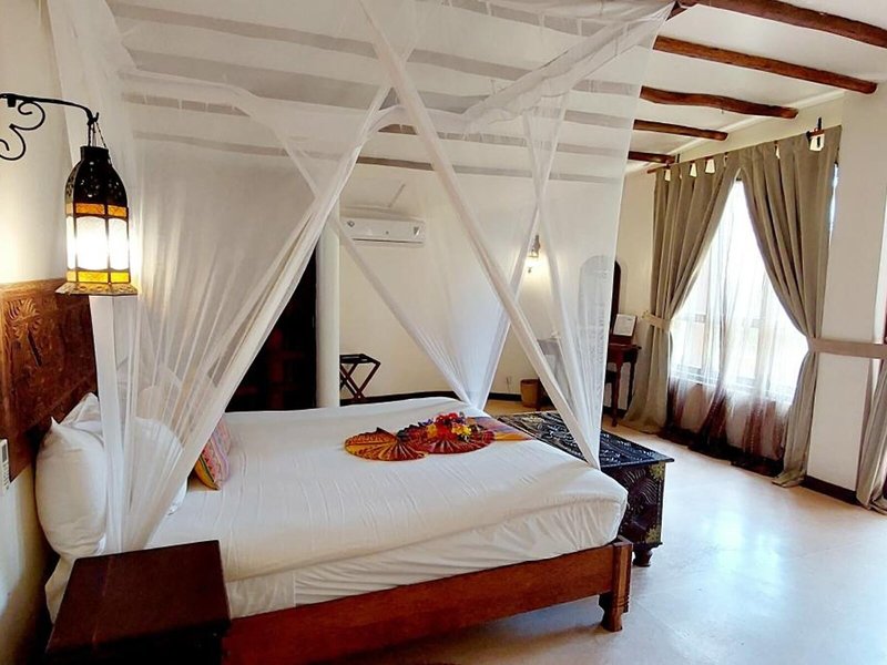Kena Beach Hotel  36