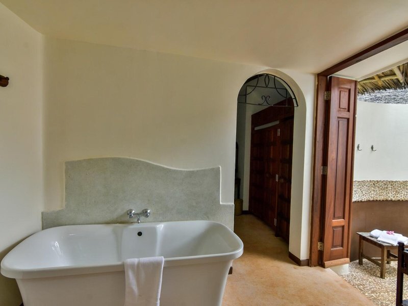 Kena Beach Hotel  43