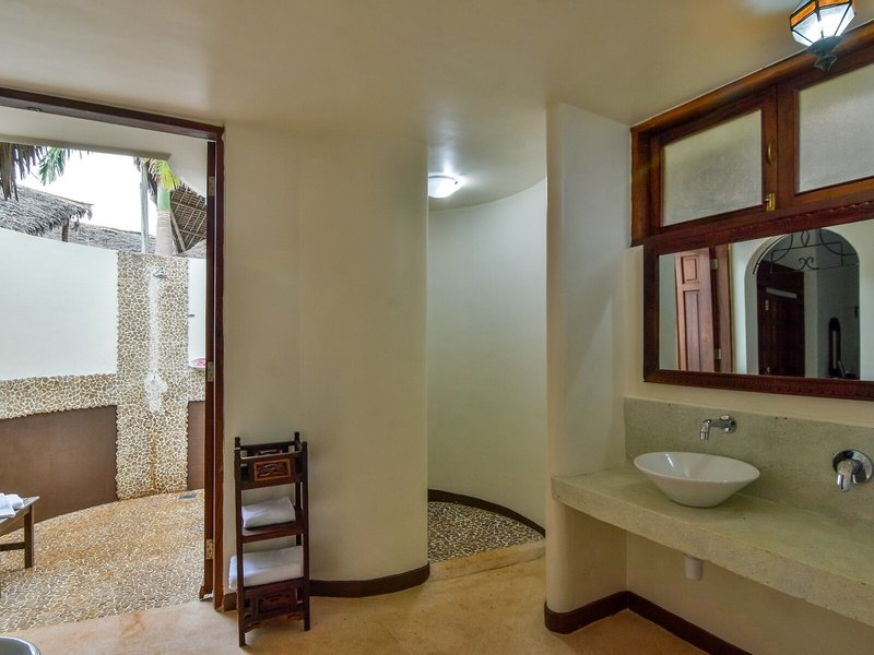 Kena Beach Hotel  44