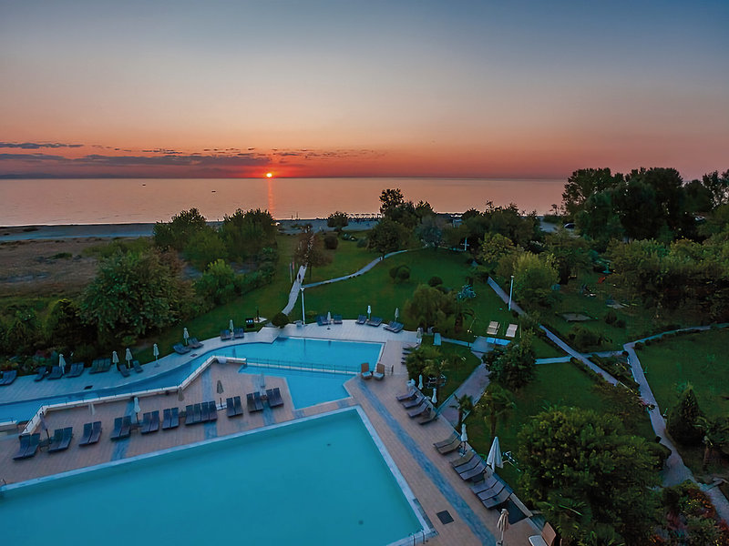 Olympian Bay Grand Resort 14