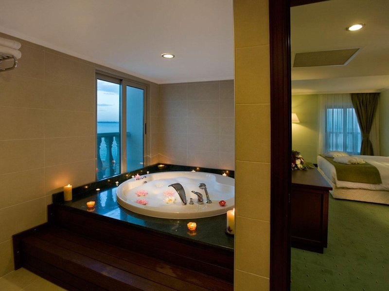 Crowne Plaza Antalya 46