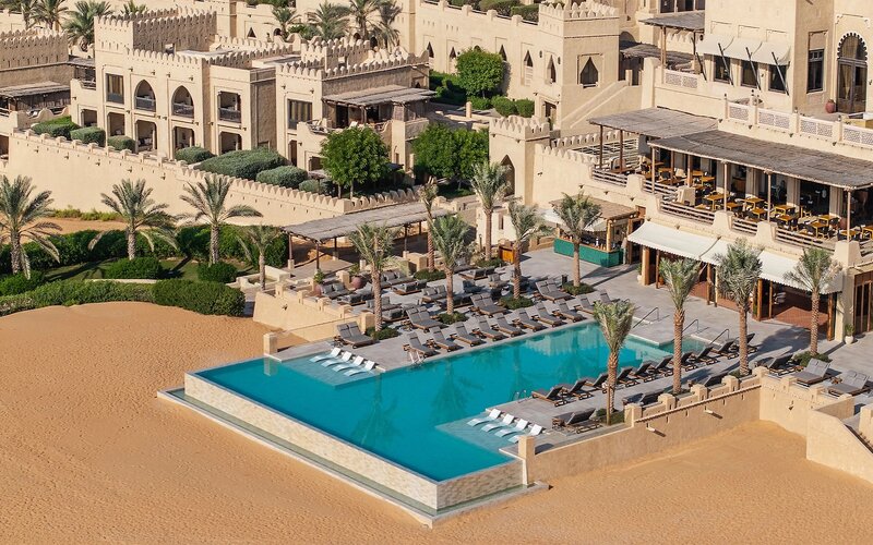 Qasr Al Sarab Desert Resort by Anantara 4
