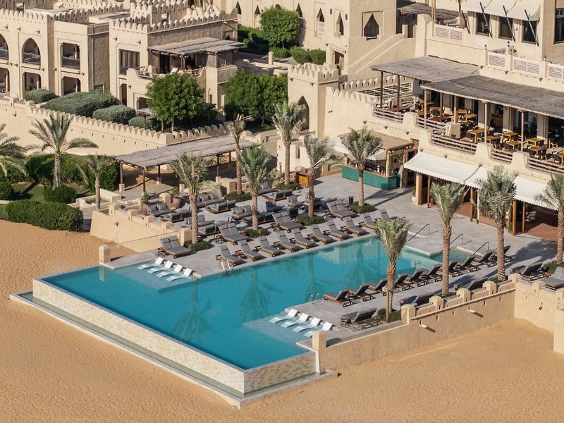 Qasr Al Sarab Desert Resort by Anantara 5