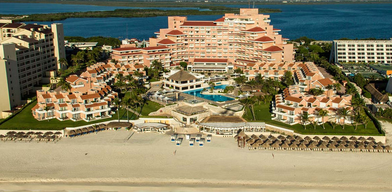 Wyndham Grand Cancun All Inclusive Resort & Villas 1