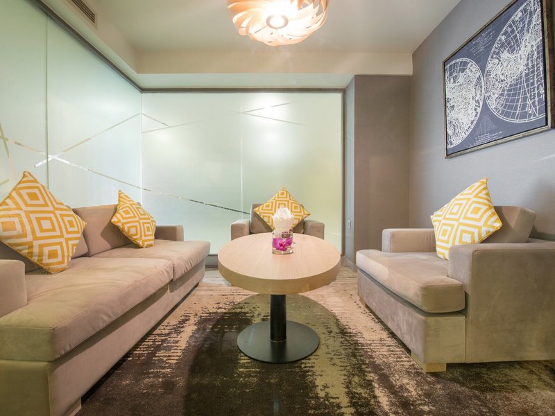Eastin Grand Hotel Saigon 11