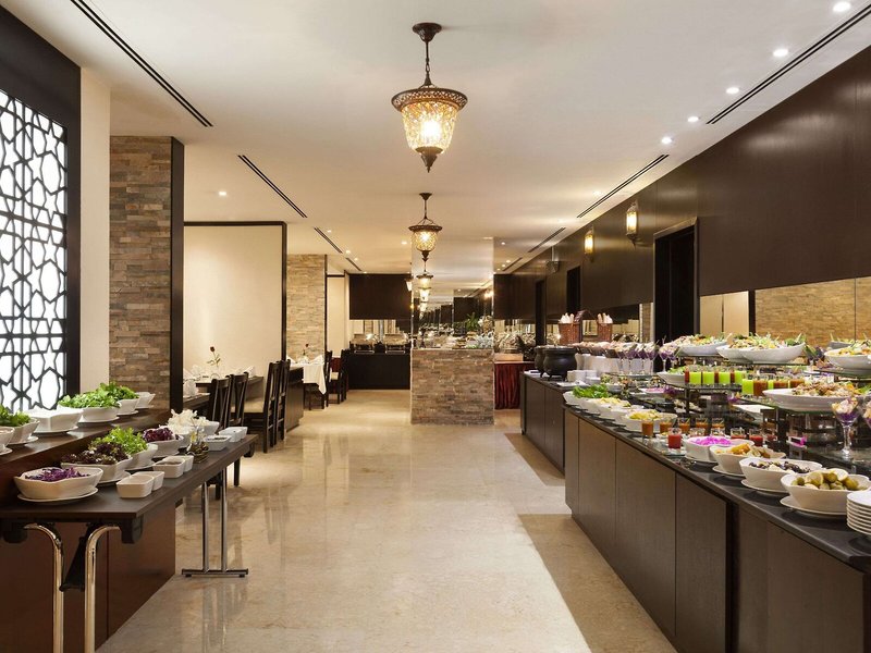 Ramada Hotel & Suites by Wyndham Ajman 6