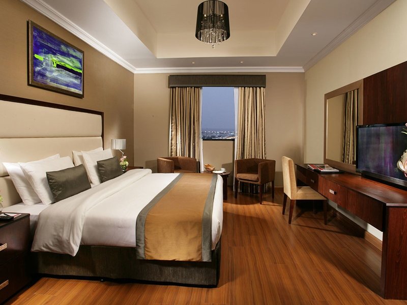 Ramada Hotel & Suites by Wyndham Ajman 10