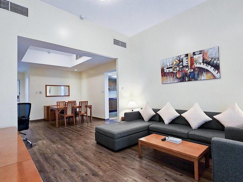 Ramada Hotel & Suites Ajman 4