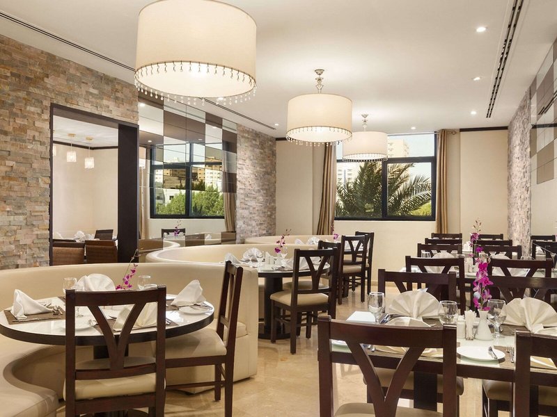 Ramada Hotel & Suites Ajman 7