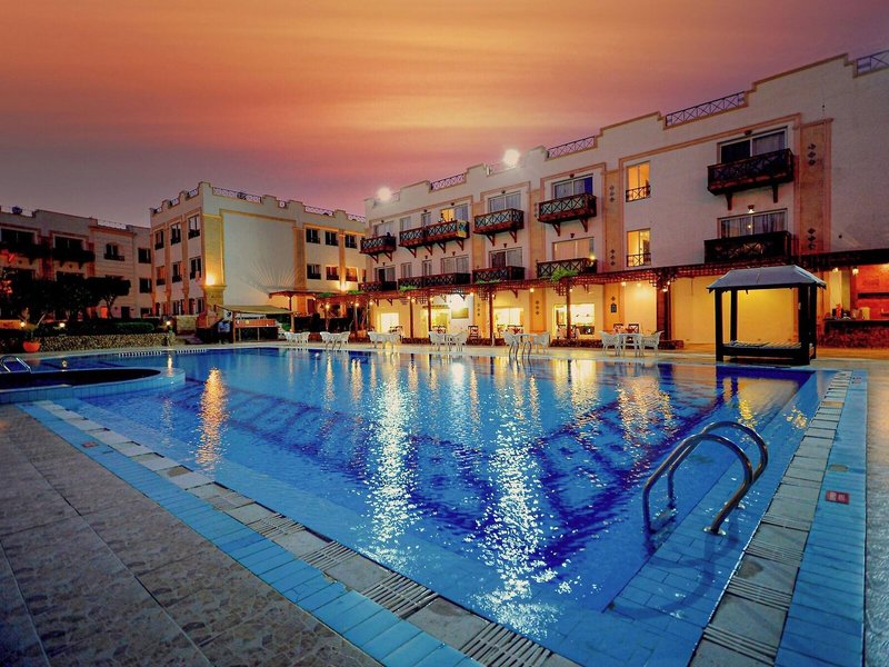 Falcon Naama Star 16