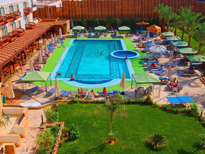 Falcon Naama Star 17