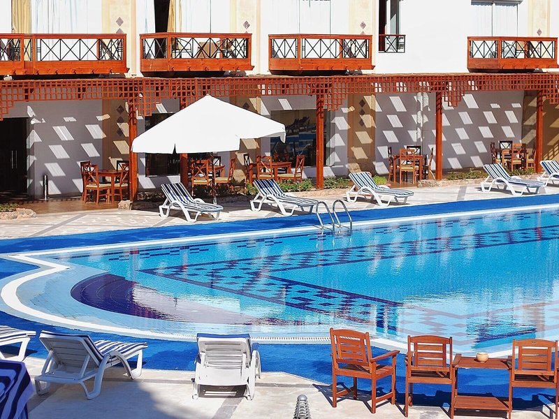 Falcon Naama Star 20
