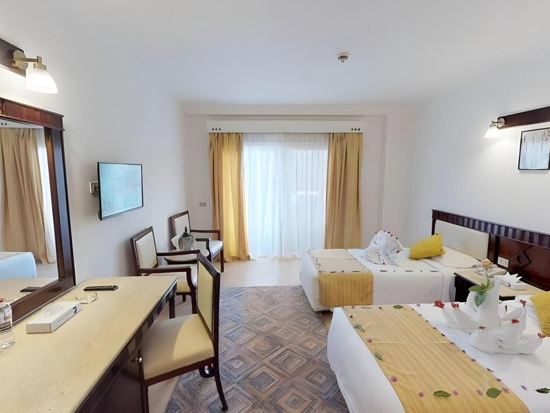 Falcon Naama Star 47