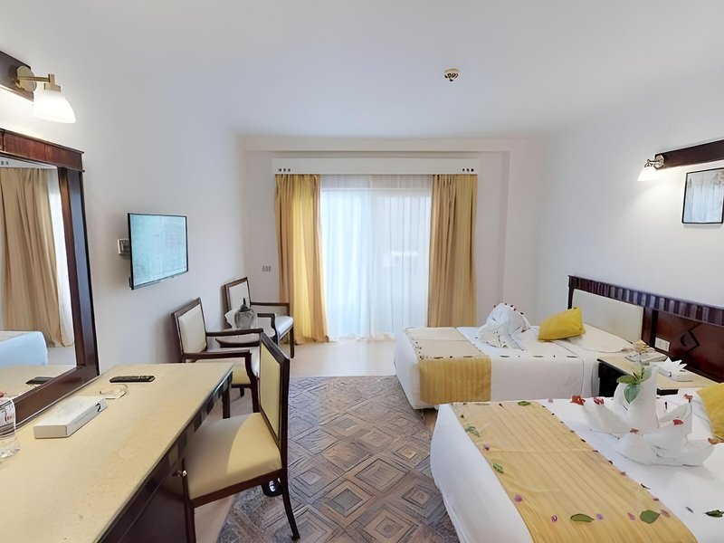 Falcon Naama Star 48
