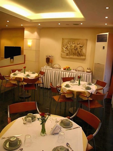 Lilia Hotel 4 - Restaurant