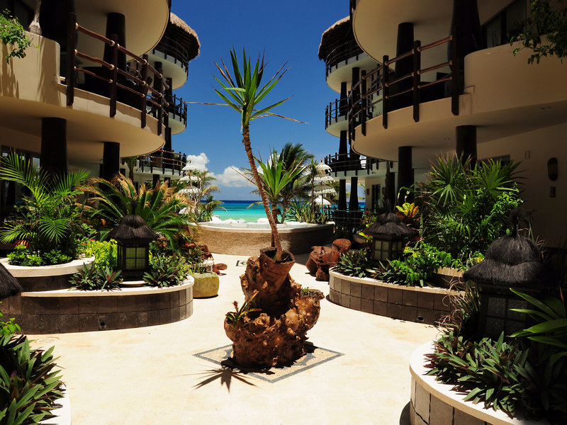 El Taj Oceanfront & Beachside Condo Hotel 7