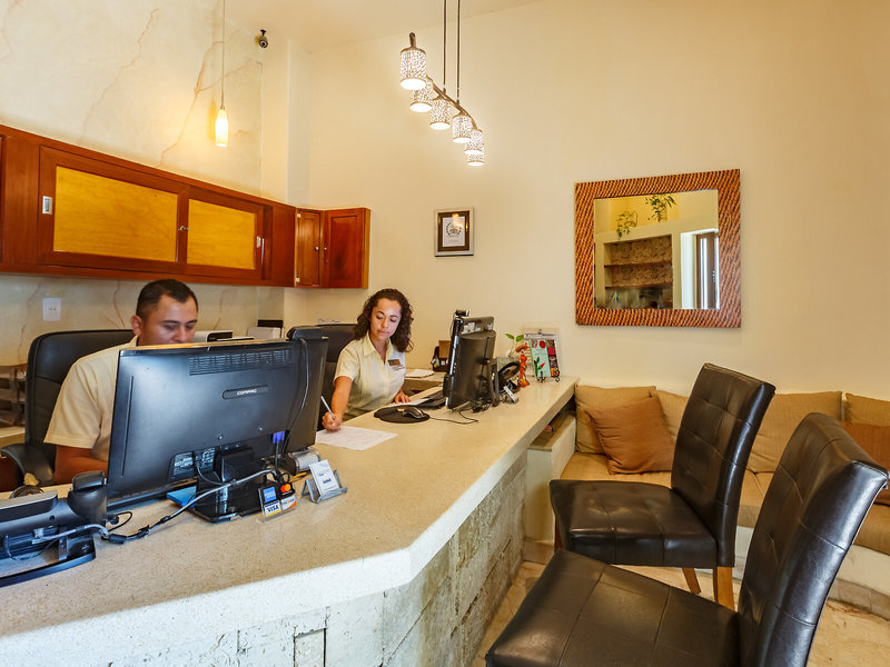 El Taj Oceanfront & Beachside Condo Hotel 15