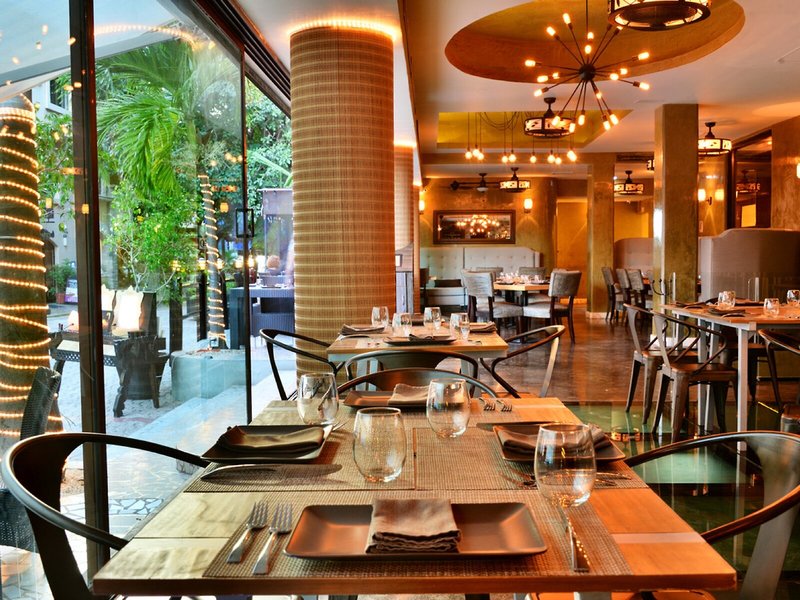 El Taj Oceanfront & Beachside Condo Hotel 25
