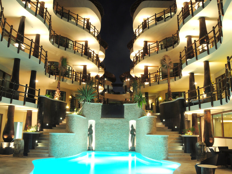 El Taj Oceanfront & Beachside Condos 1
