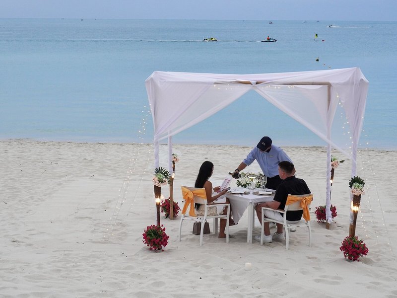 KC Beach Club & Pool Villas 13