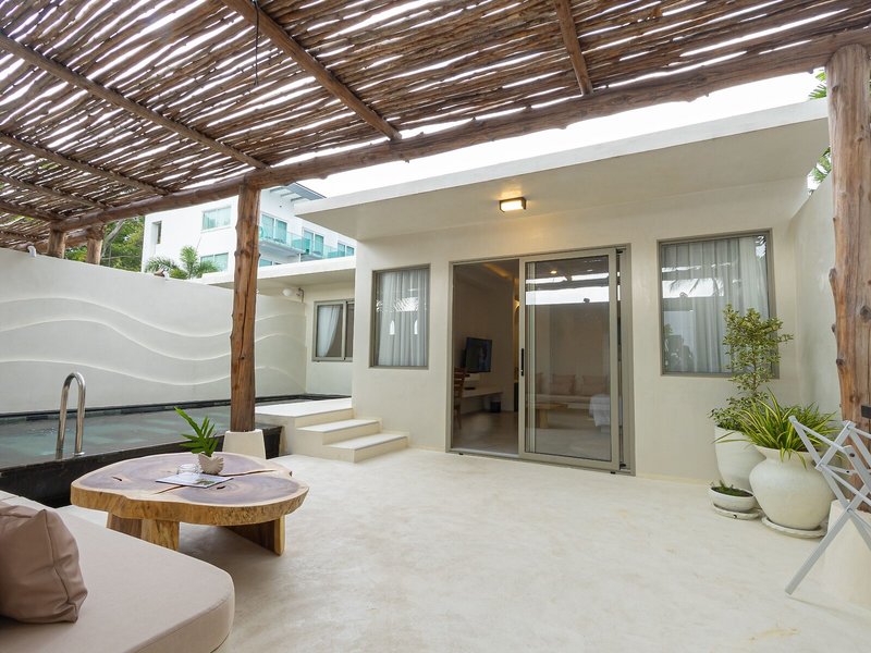 KC Beach Club & Pool Villas 38