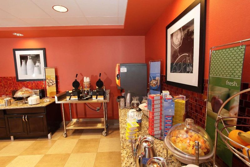 Hampton Inn & Suites Phoenix Chandler-Fashion Center