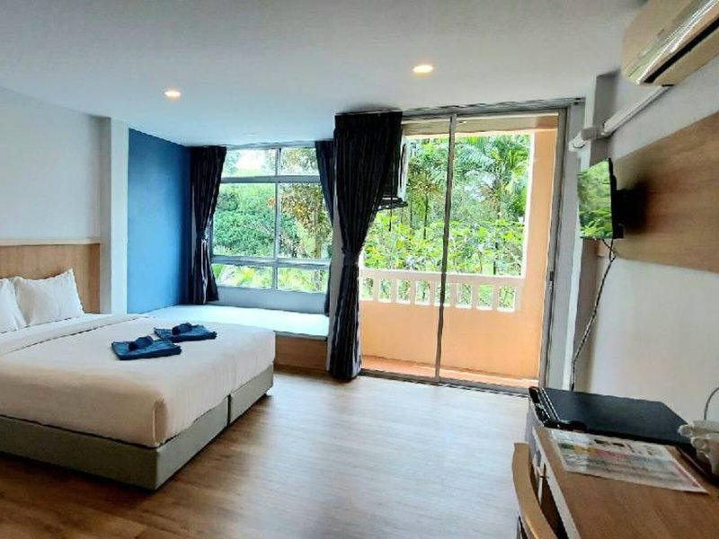 Karon Living Room 14