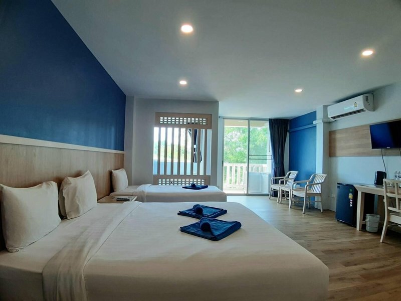 Karon Living Room 18