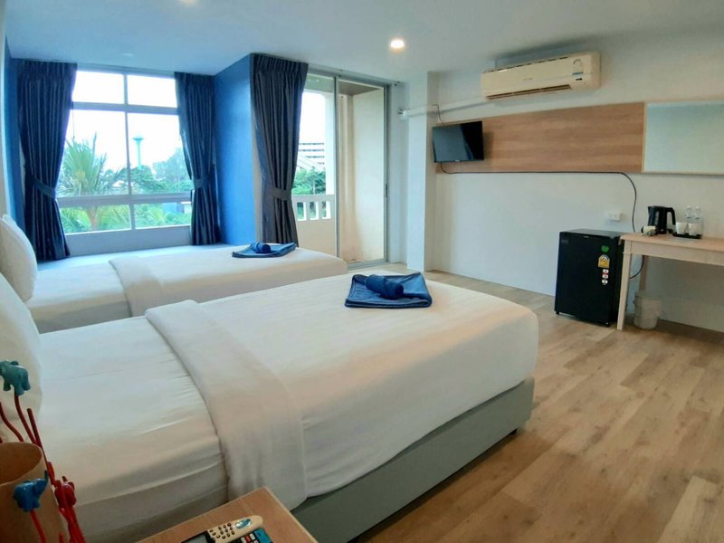 Karon Living Room 35