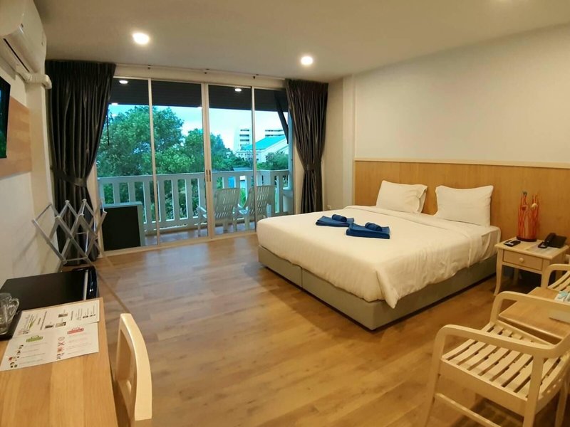 Karon Living Room 40