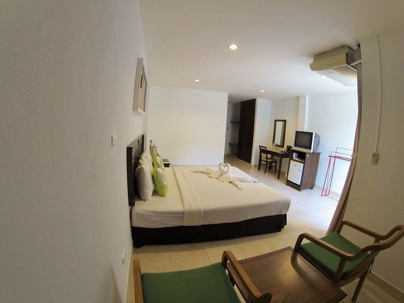 Karon Living Room 11