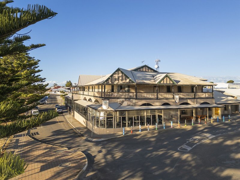 Aurora Ozone Hotel 4