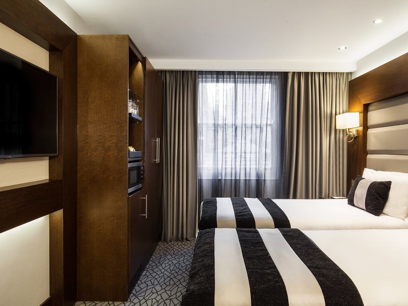 Park Grand Paddington Court London 14