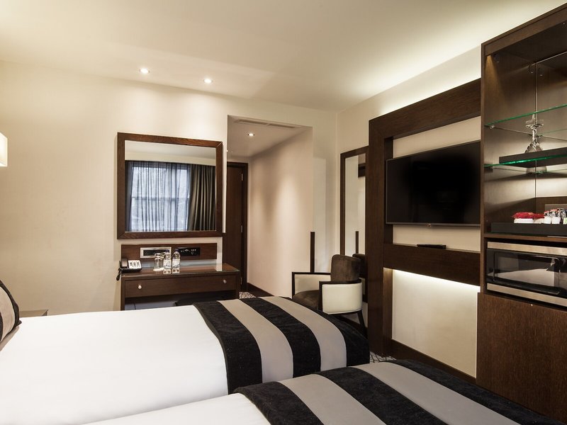 Park Grand Paddington Court London 16