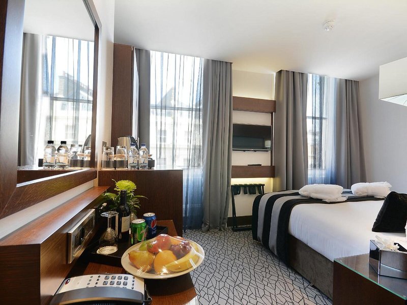 Park Grand Paddington Court London 17