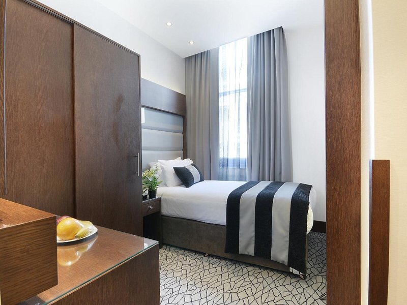 Park Grand Paddington Court London 21