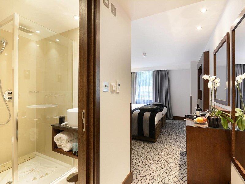 Park Grand Paddington Court London 25