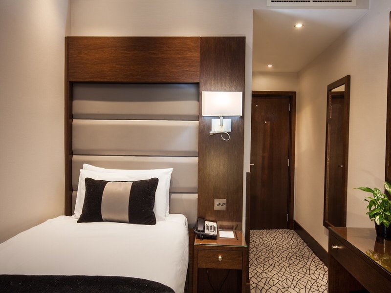 Park Grand Paddington Court London 37