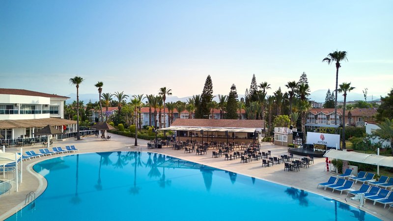 Euphoria Palm Beach Resort 10