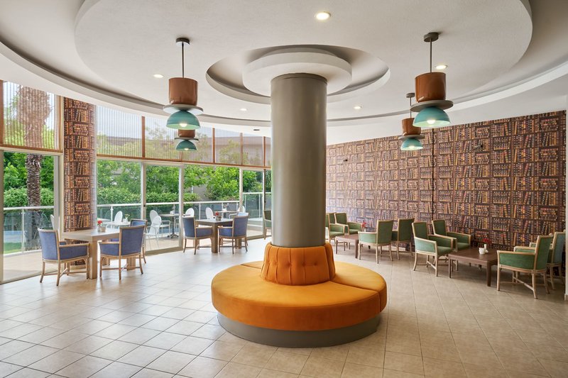 Euphoria Palm Beach Resort 11