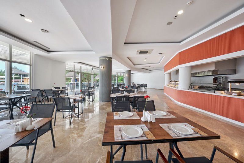 Euphoria Palm Beach Resort 20